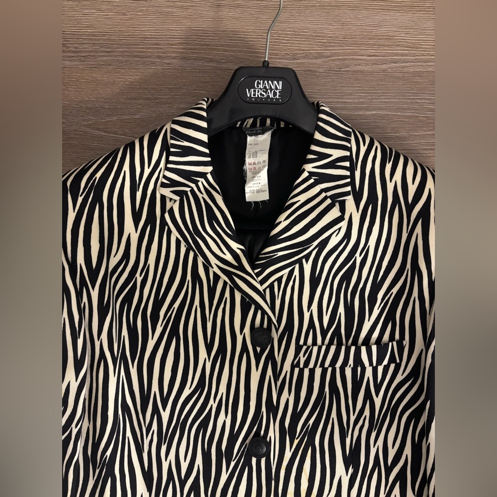 Gianni Versace Suit - Picture 7 of 17